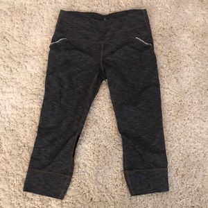 Women’s Athleta Capri Workout Pants